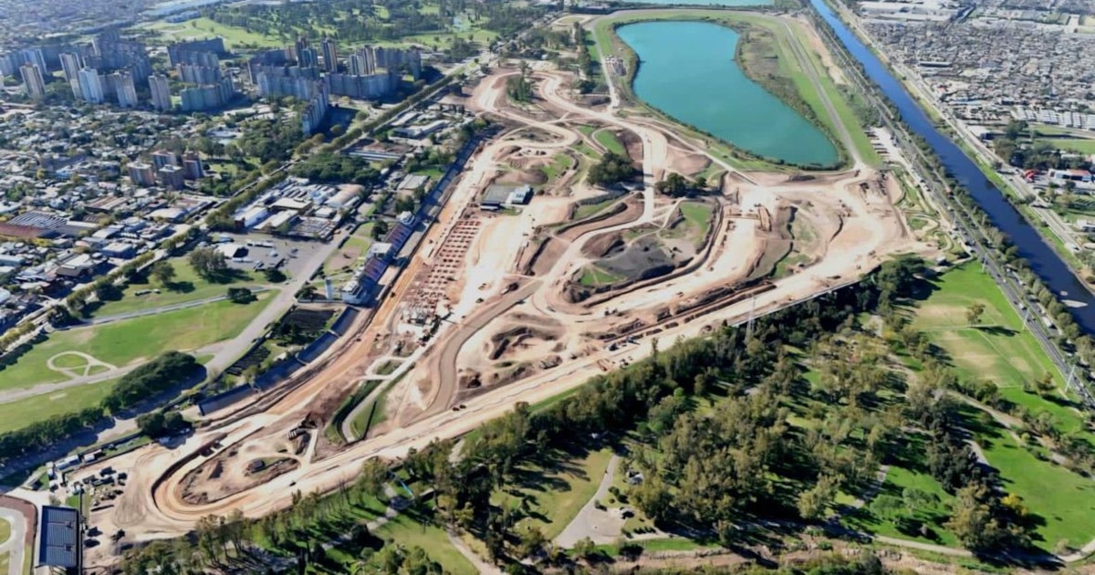 Vista aérea de las obras de modernización en el Autódromo de la Ciudad de Buenos Aires.