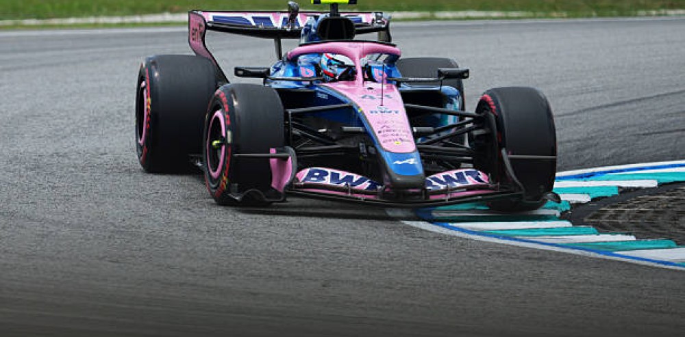 Monoplaza de Alpine en el Circuito Internacional de Sepang durante el Gran Premio de Malasia de Fórmula 1.
