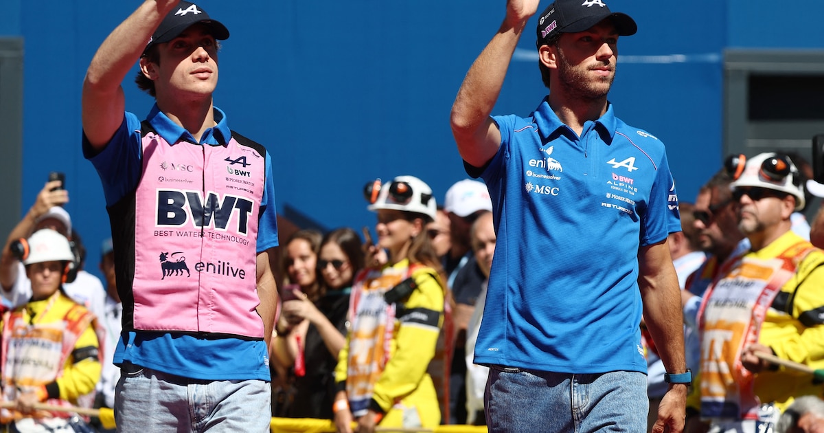 Franco Colapinto y Pierre Gasly durante un evento oficial de la Fórmula 1.