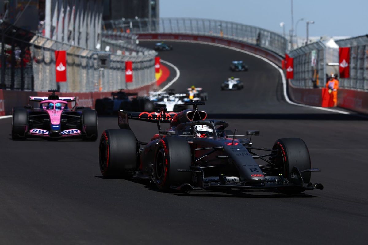 Monoplazas durante el Gran Premio de Fórmula 1 en el circuito de Madrid.
