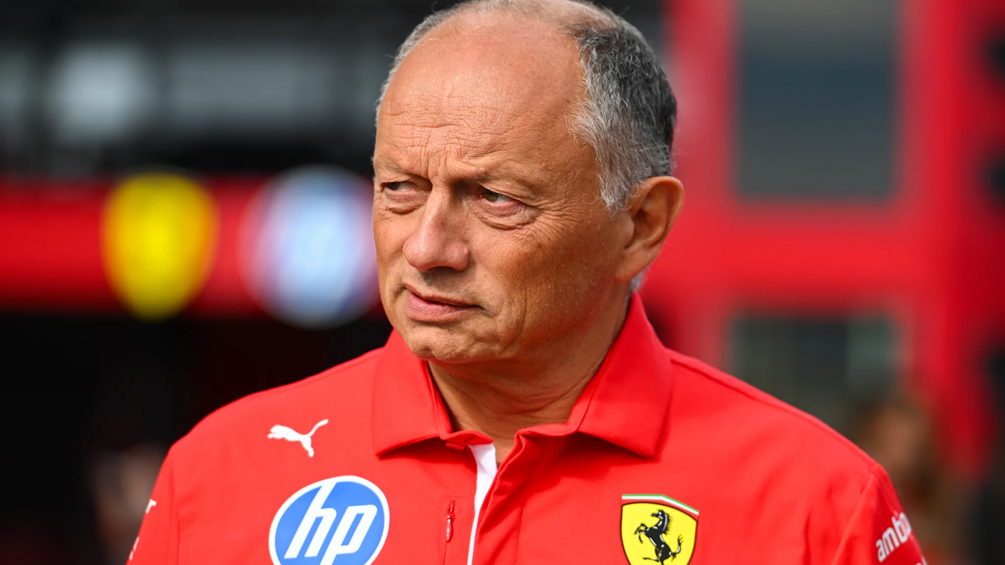 Frédéric Vasseur, director de equipo de la Scuderia Ferrari, en el paddock de la Fórmula 1.