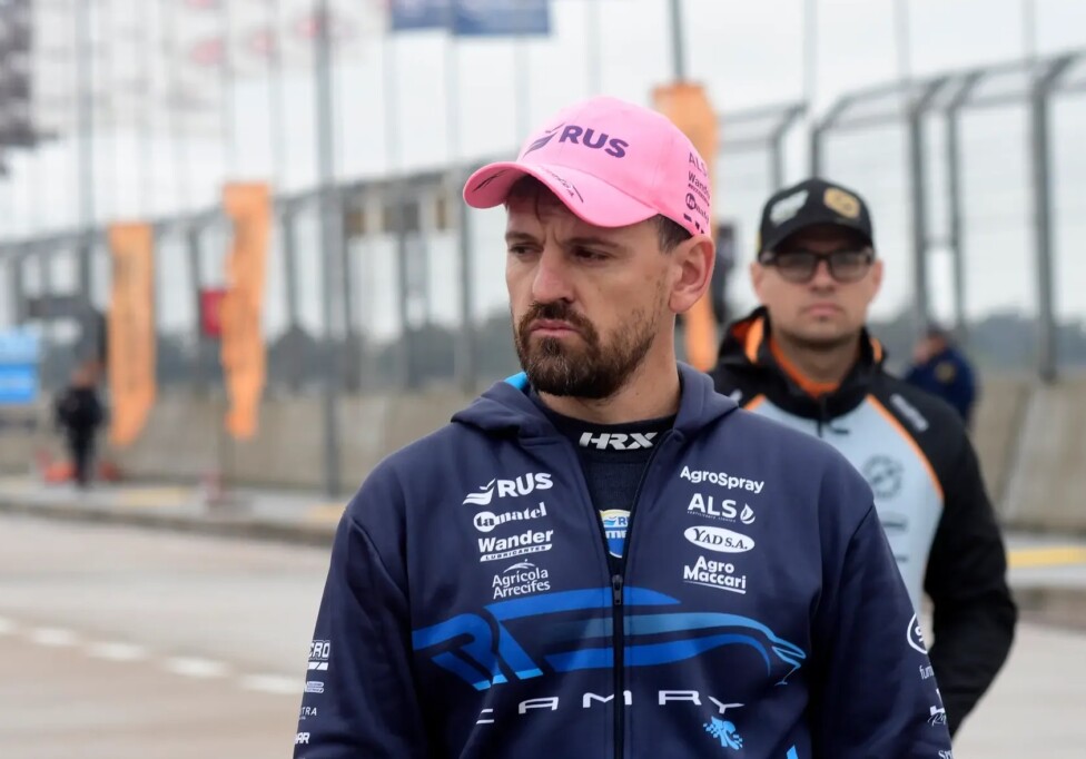 Luis José Di Palma en el Turismo Carretera con indumentaria oficial del RUS Med Team