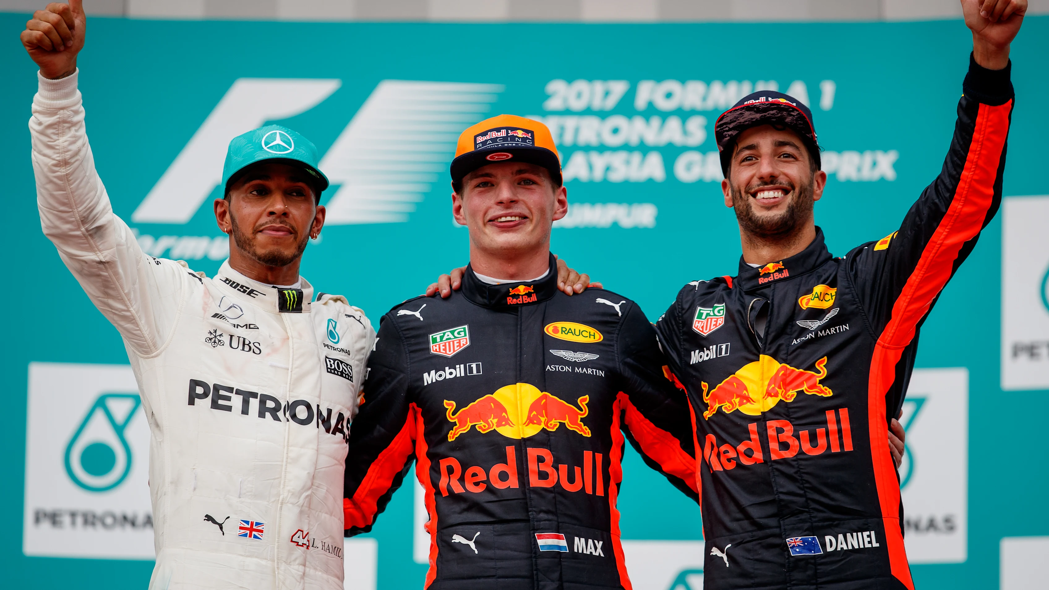 Podio del Gran Premio de Malasia de Fórmula 1 con Lewis Hamilton, Max Verstappen y Daniel Ricciardo