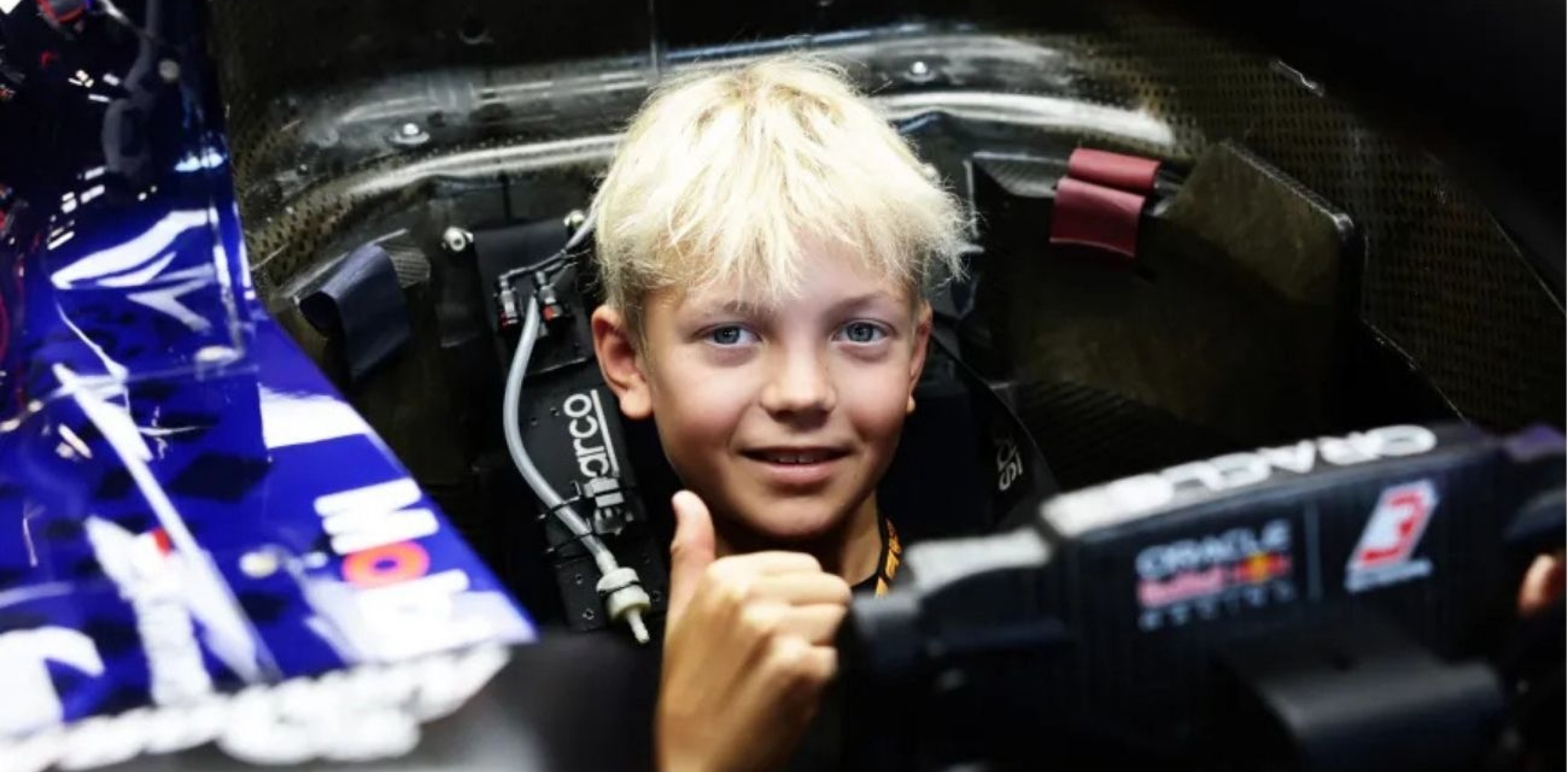 Robin Räikkönen en un monoplaza de Red Bull