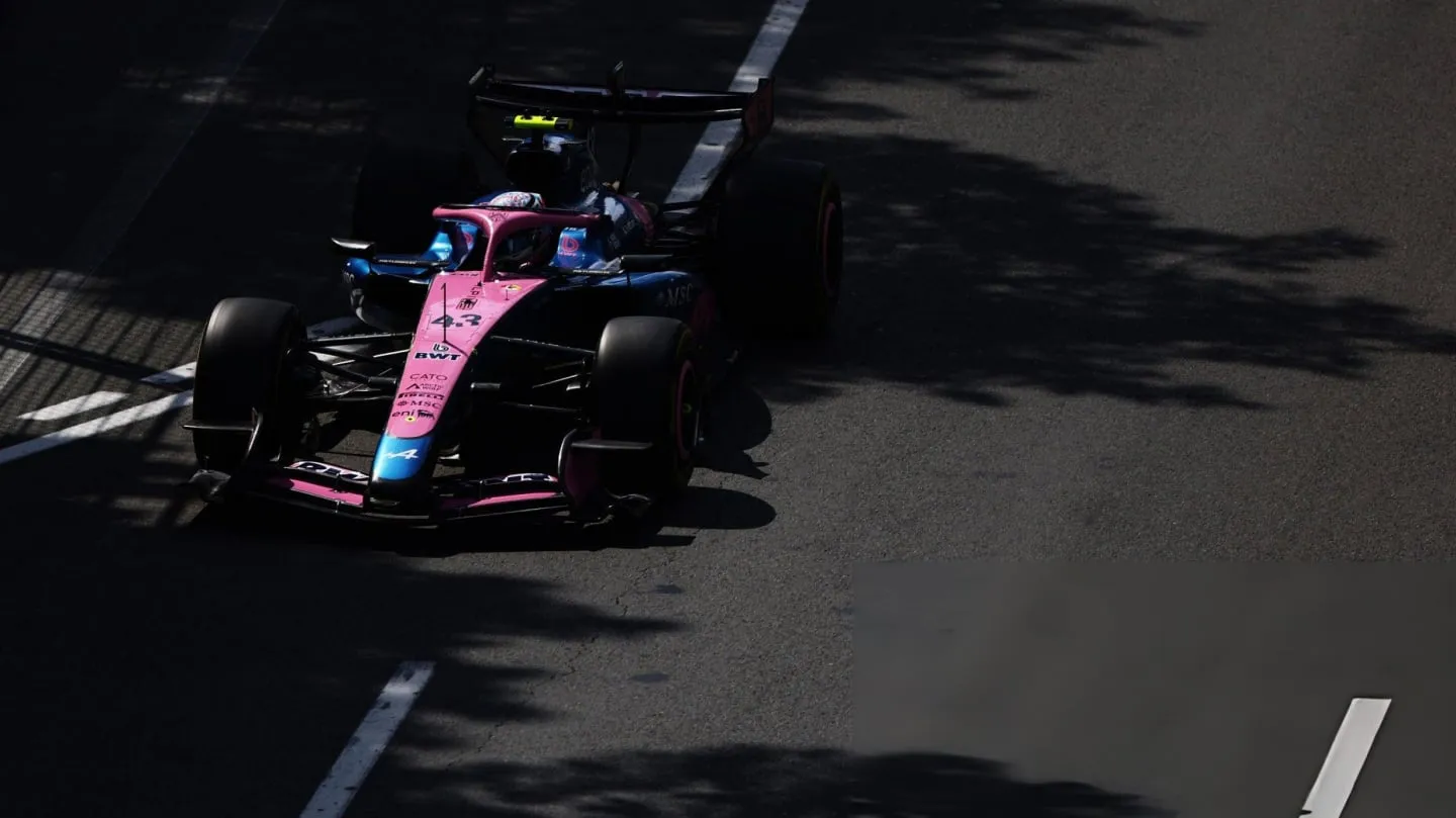 Franco Colapinto en pista durante las prácticas del Gran Premio de Malasia