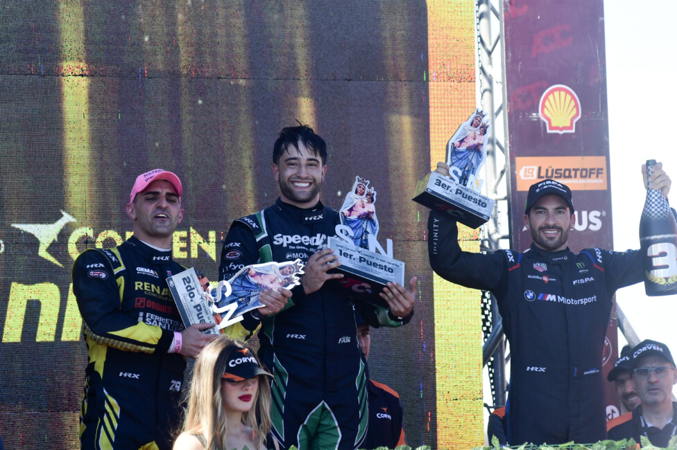 Podio del Turismo Carretera en San Nicolás con Ignacio Fain y Facundo Chapur