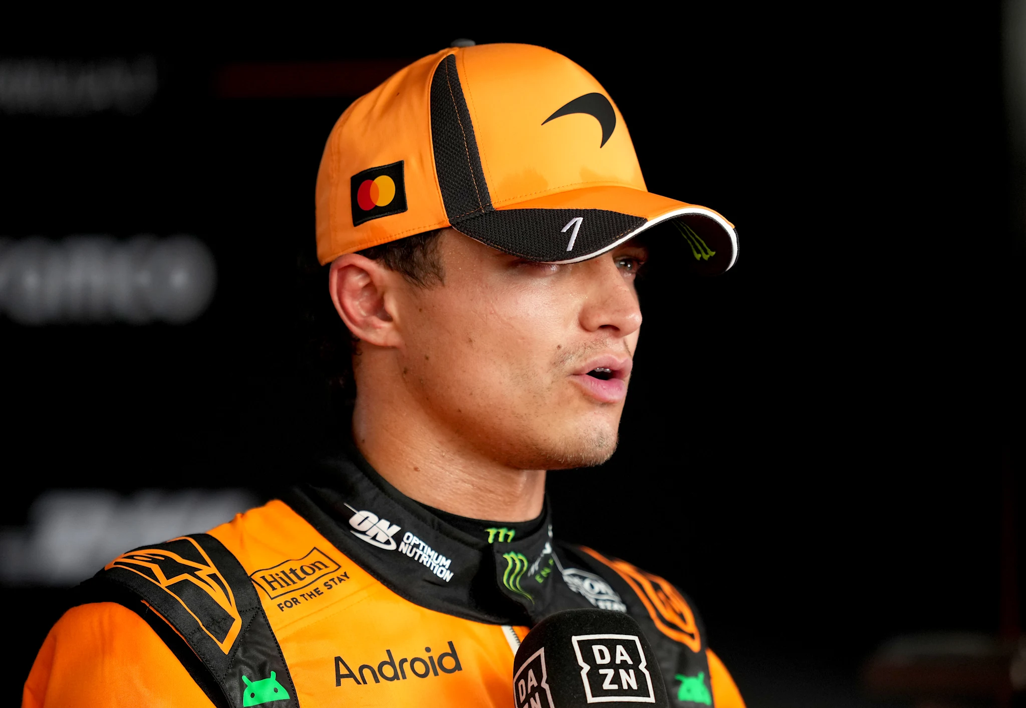 Lando Norris durante declaraciones en el circuito de Sepang