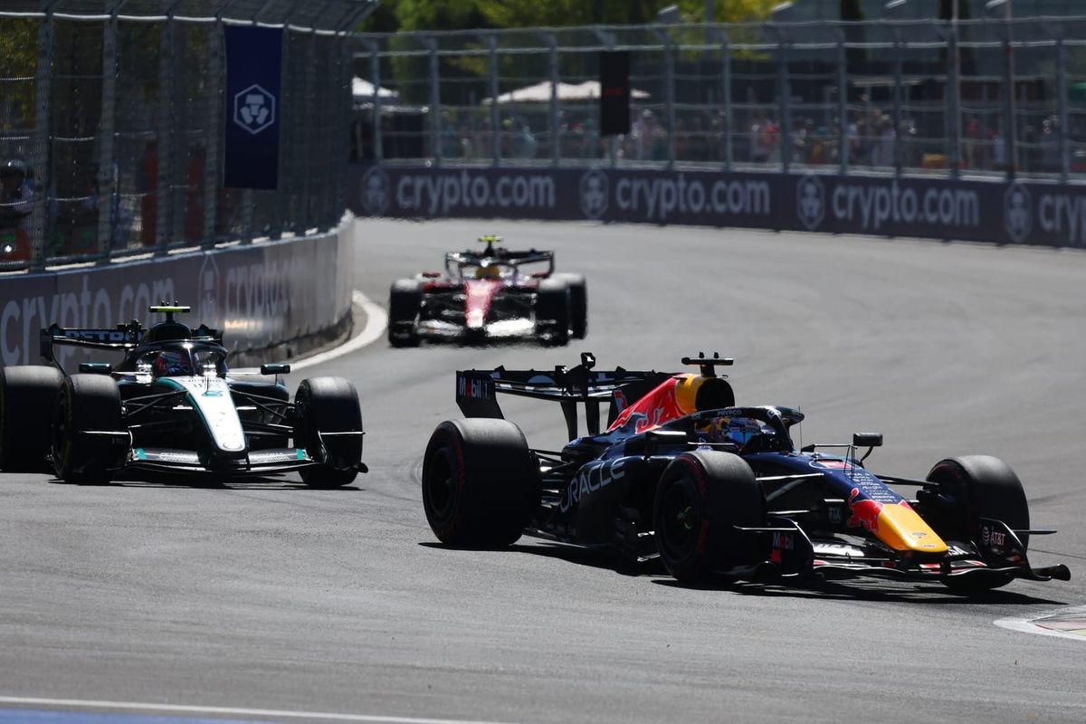 Monoplazas compitiendo en el circuito de Madring durante el Gran Premio de España 2026.