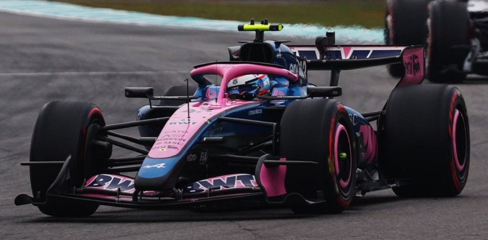 Franco Colapinto a bordo del Alpine durante el Gran Premio de Malasia en el Circuito Internacional de Sepang.