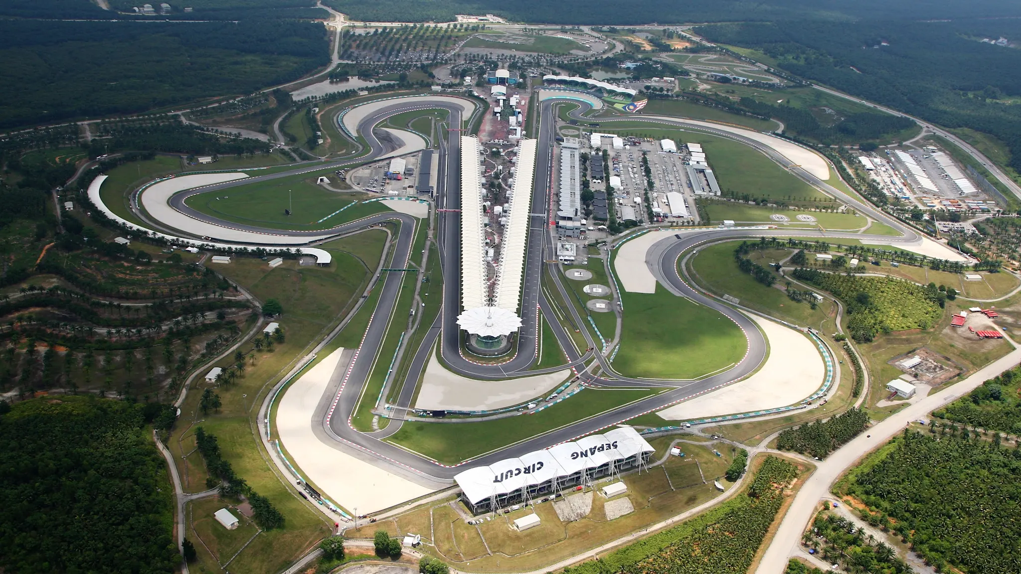Vista aérea cenital del circuito internacional de Sepang en Malasia, sede de la decimosexta fecha de la temporada.