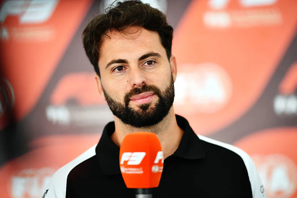 Adrian Campos, director de Campos Racing, durante una entrevista tras la confirmación del título de equipos en la Fórmula 3.